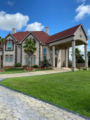 LUXURY MANSION RENTAL IN HOUSTON TEXAS 6 Bedrooms